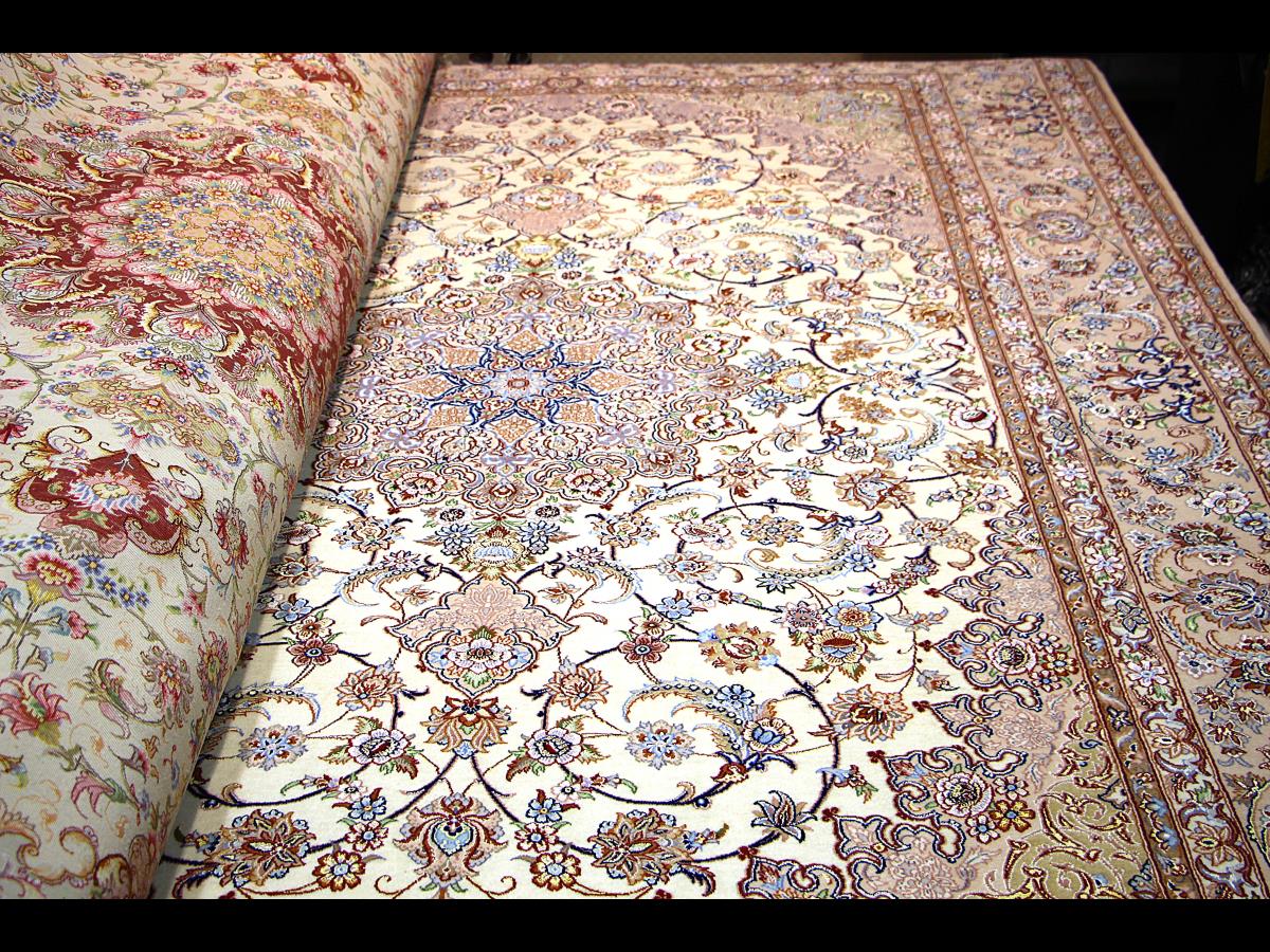 فرش دستباف ابریشم اصفهان