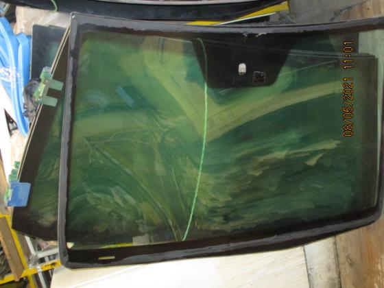 شیشه اتومبیل باقری
