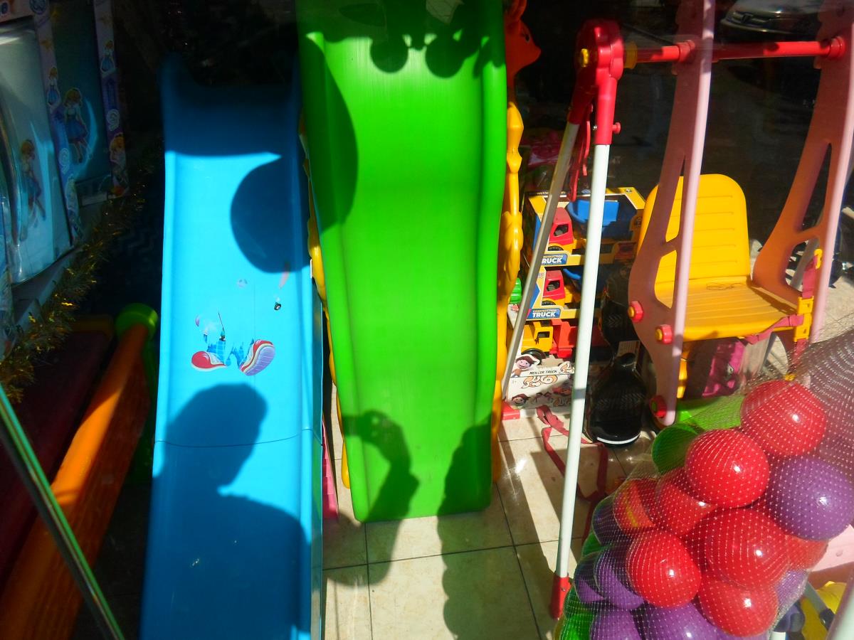 فروشگاه دنیای اسباب بازی ولیعصر - تعمیرات ماشین شارژی در منطقه 4 - اسباب بازی فروشی در منطقه 4 - دنیای بازی در مجیدیه - اسباب بازی فروشی در رسالت - لوازم مهدکودک در مجیدیه - تجهیز مهدکودک در منطقه 4 - اسباب بازی های پلی اتیلنی در مجیدیه