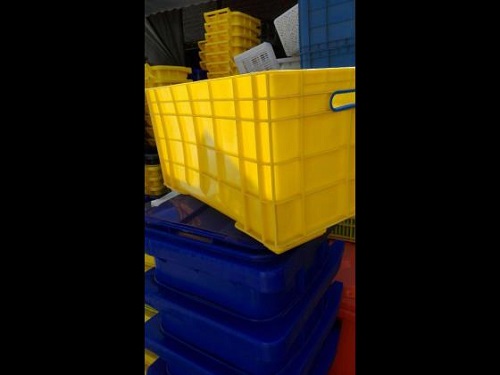 بنیاد پلاستیک 110 - خرید سطل چرخدار در ایران - خرید جعبه صنعتی در ایران - خرید محصولات پلاستیکی در ایران